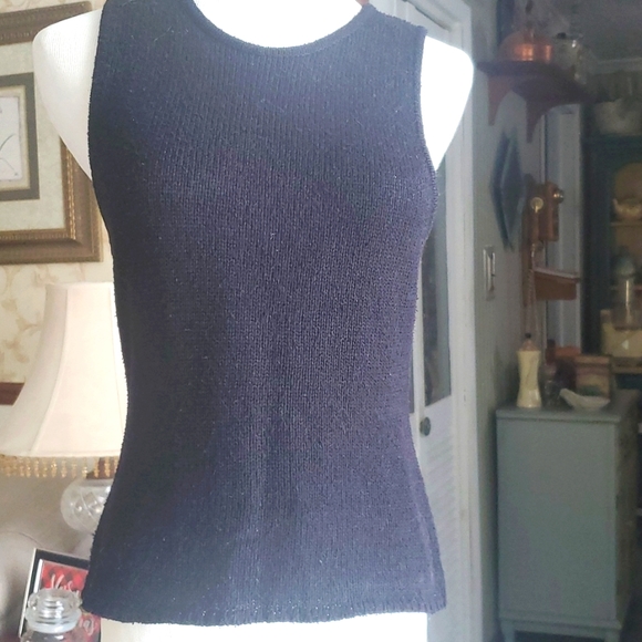 Black sleeveless sweater top - Picture 1 of 5